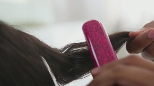 Use amika™ Ceramic Styler To Get Straight, Wavy or Curly Hair - image 8 from the video