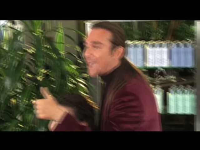 Nick Chavez Beverly Hills Rock Star Amp Gel - image 5 from the video