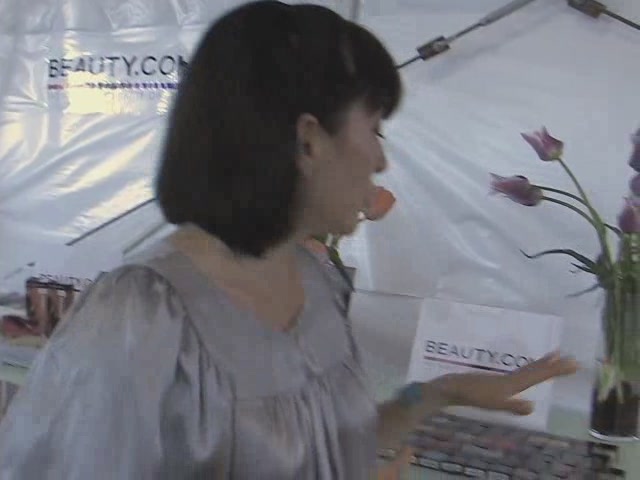 butter LONDON: Polish Tips and Tricks - image 4 from the video