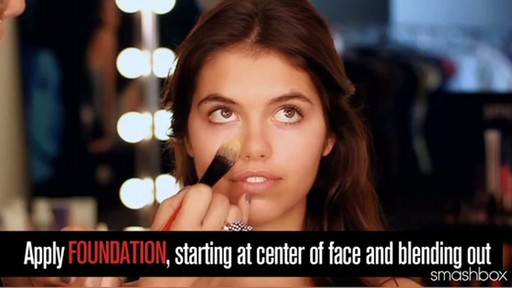 Smashbox Complexion Perfection Kit: Medium - image 5 from the video