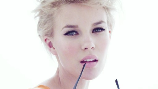 See the Look - Spring 2012 - image 3 from the video