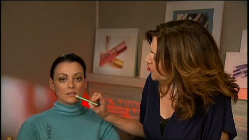 DuWop Reverse Lipliner - image 2 from the video