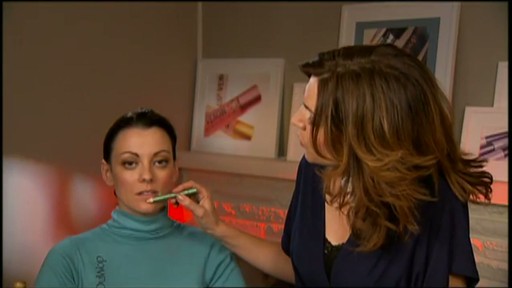 DuWop Reverse Lipliner - image 4 from the video