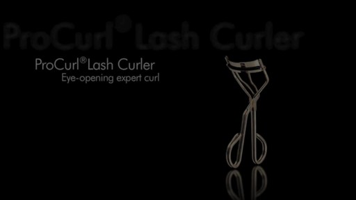 Tweezerman Dramatic Lashes - image 3 from the video