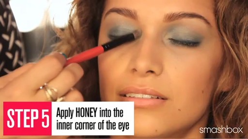 Smashbox Shades Of Fame Palette 3 Looks - image 3 from the video