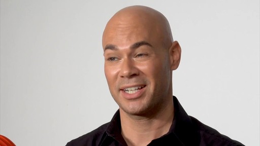 Dr. Dennis Gross Skincare Active Vitamin D Serum-Oil - image 10 from the video