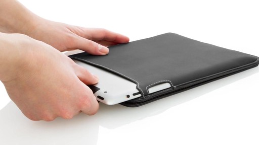  Targus - Simply Basic Cover iPad® (3rd Generation)  - image 4 from the video