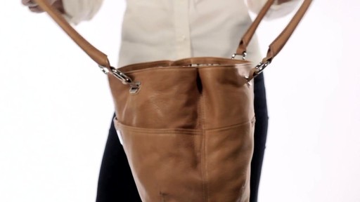 Piazza Bianca Shopper - image 5 from the video