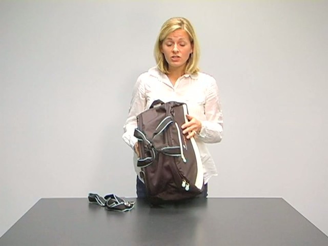 Sherpani Blaze Gym Bag - image 3 from the video