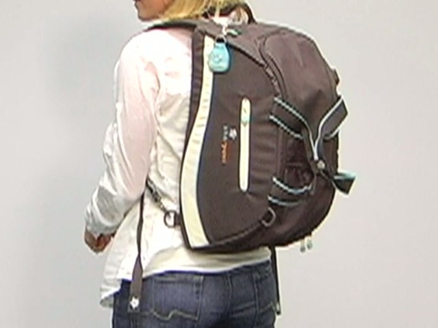 Sherpani Blaze Gym Bag - image 6 from the video