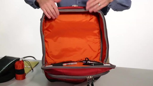 eBags TLS Vertical Mobile Office - image 5 from the video