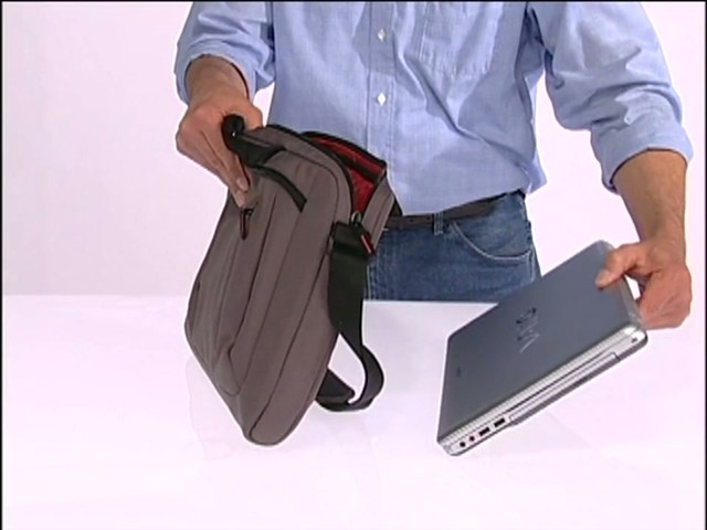 Case Logic VNA Laptop and Netbook Cases - image 6 from the video