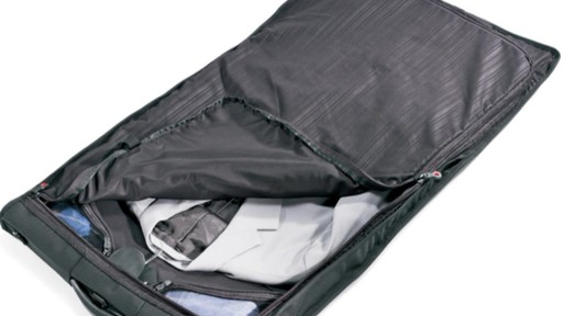 Samsonite Pro 3 Travel Collection - image 10 from the video