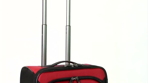 Victorinox WT 4.0 Dual-Casters - Lightweight - image 3 from the video