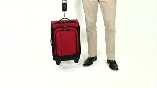 Victorinox WT 4.0 Dual-Casters - Lightweight - image 7 from the video