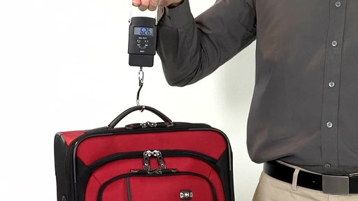 Victorinox WT 4.0 Dual-Casters - Lightweight - image 8 from the video