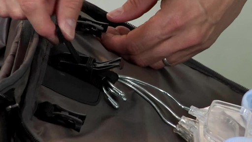 Victorinox WT 4.0 Dual-Casters Suiter - image 6 from the video