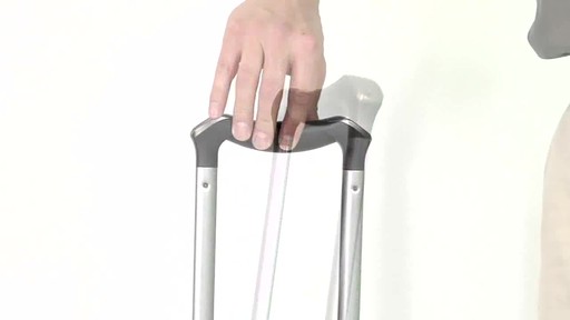 Victorinox WT 4.0 Dual-Casters Handle - image 2 from the video