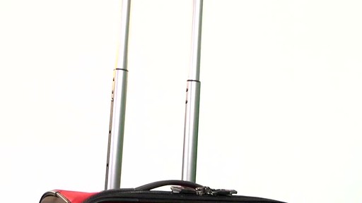 Victorinox WT 4.0 Dual-Casters Handle - image 5 from the video