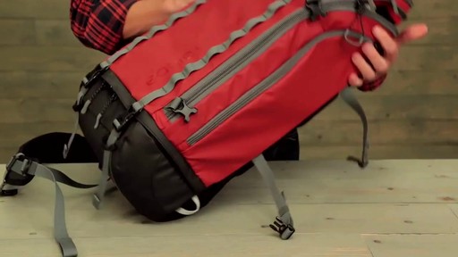 Eagle Creek Systems Go Duffel Pack - image 10 from the video