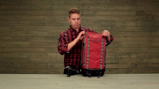 Eagle Creek Systems Go Duffel Pack - image 7 from the video