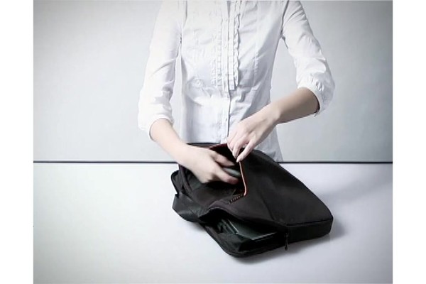 Everki Commute Laptop Sleeve - eBags.com - image 3 from the video