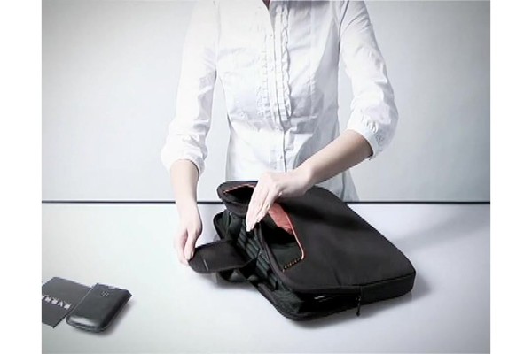 Everki Commute Laptop Sleeve - eBags.com - image 4 from the video