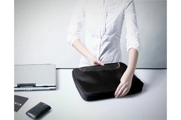 Everki Commute Laptop Sleeve - eBags.com - image 6 from the video