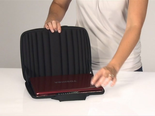 Case Logic Netbook Sleeve - image 6 from the video