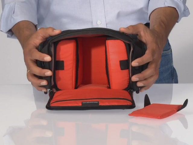 Case Logic SLR Shoulder Bag - image 4 from the video