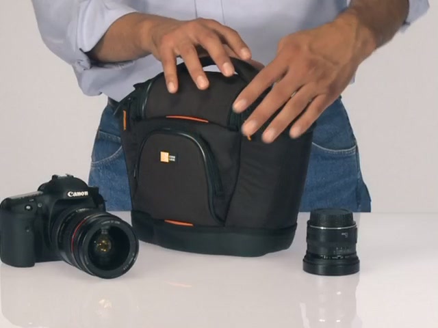 Case Logic Medium & Large SLR Camera Case - image 4 from the video