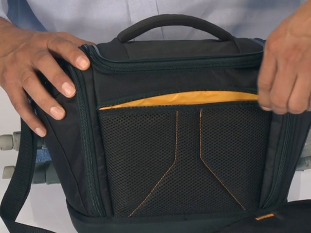 Case Logic Medium & Large SLR Camera Case - image 9 from the video