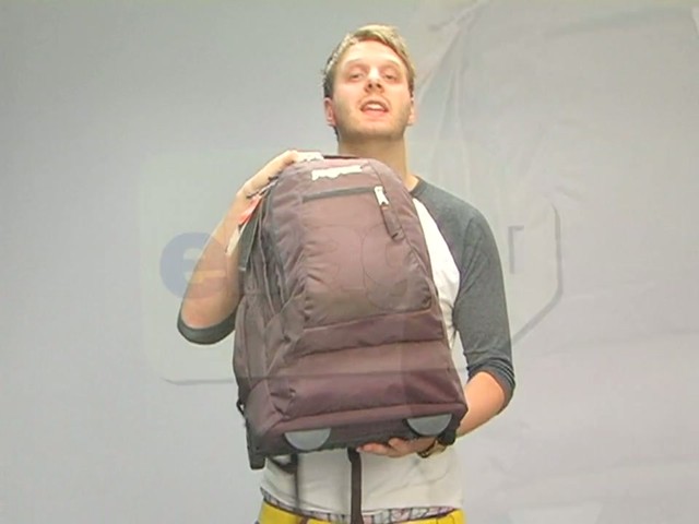 One Minute Rundown:  JanSport Driver 8  - image 10 from the video