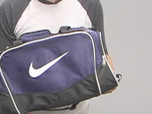 Nike Brasilia Duffel: One Minute Run Down - image 7 from the video